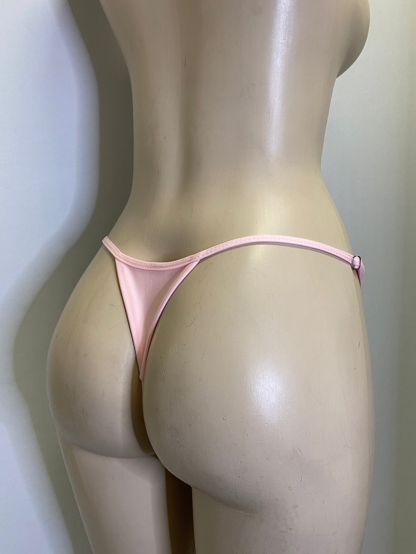 Adjustable hook thong